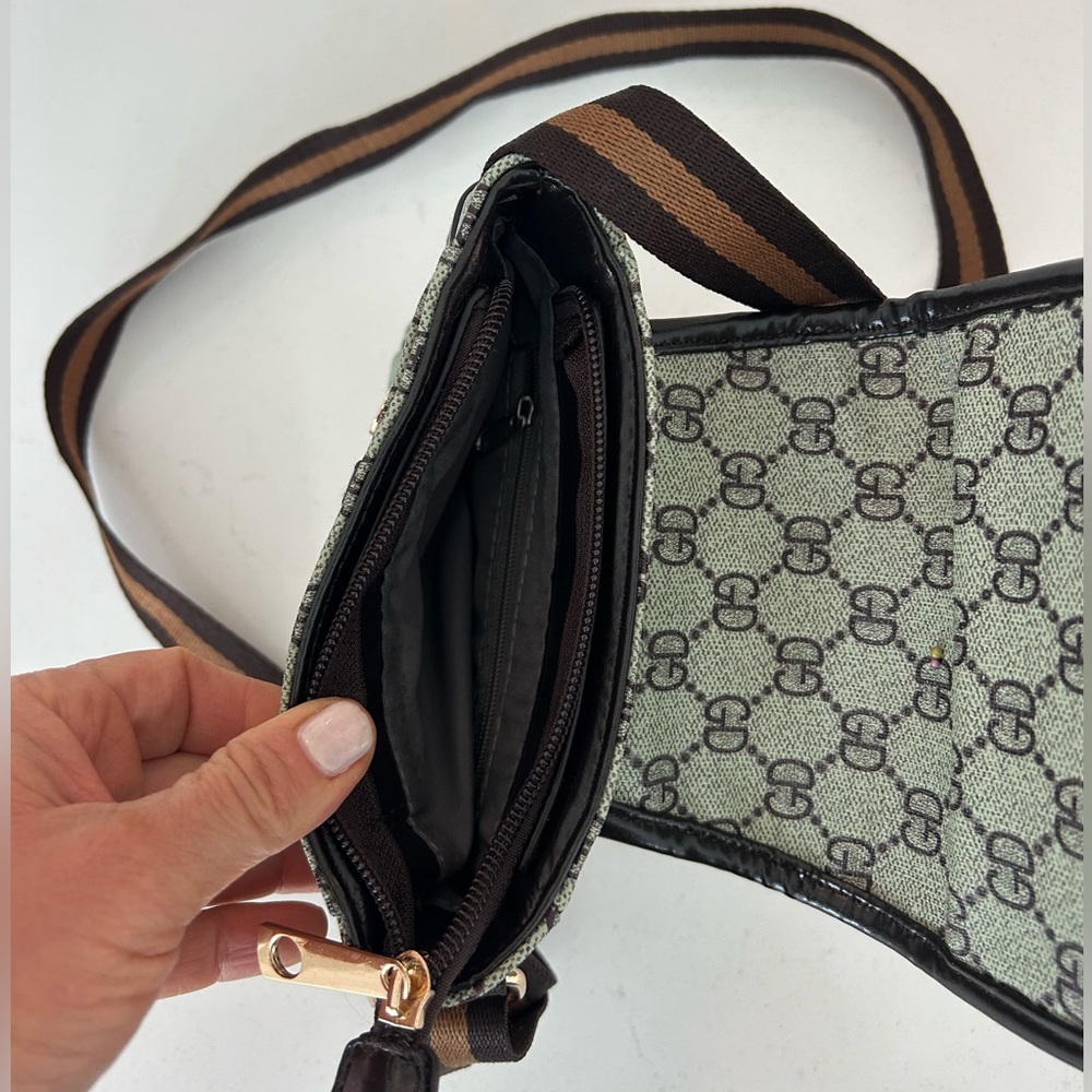 Crossbody Bag with Green-Red Stripe - Picture 4 of 4
